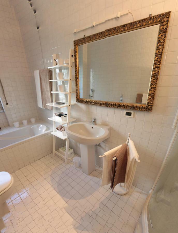 Apartamento Luminous stylish quiet 150m2, Tre Torri Milán Exterior foto